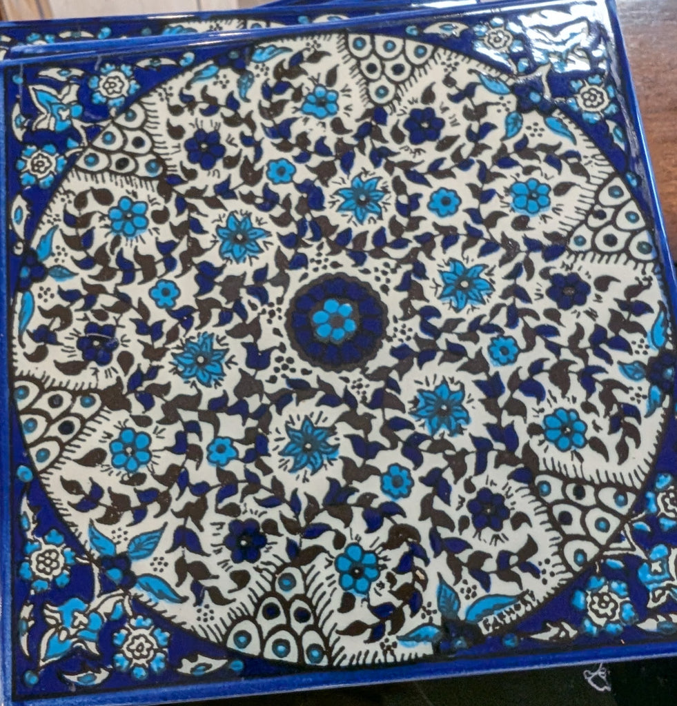 Round Blue Flower Tile