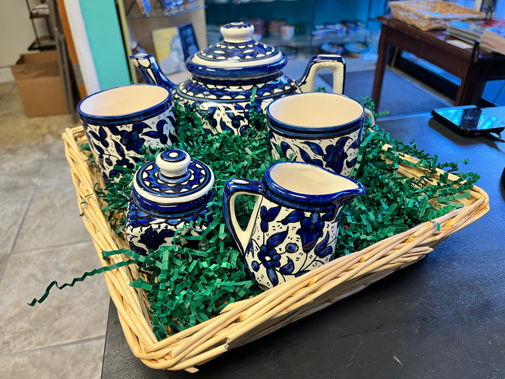 Holiday Pottery Set